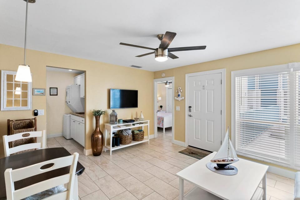 Waterfront Community with Pool #159F Apartment in Redington Beach