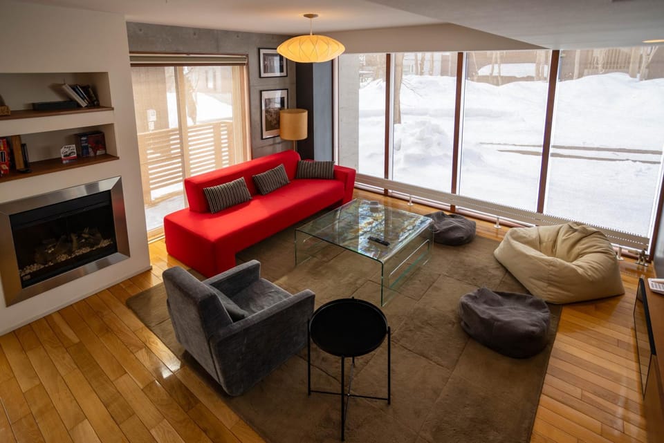 Communal lounge/ TV room, Living room, Seating area