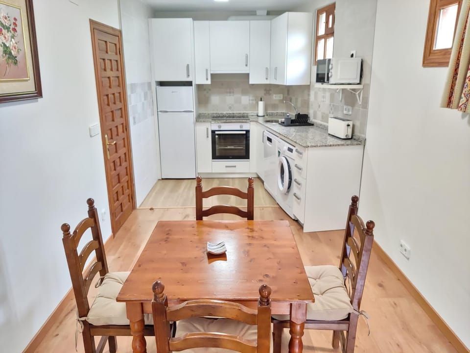 Dining area, Dinner, kitchen