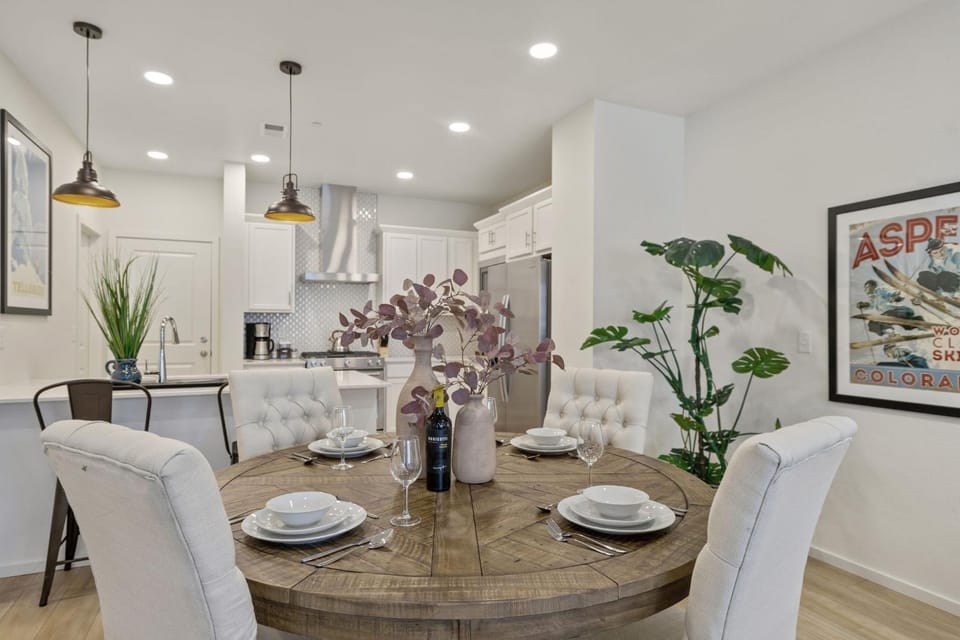 NEW! Cozy Colorado Living - 8 min from Old Town! House in Fort Collins
