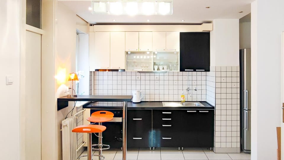 Kitchen or kitchenette, Dining area, pet friendly, stove