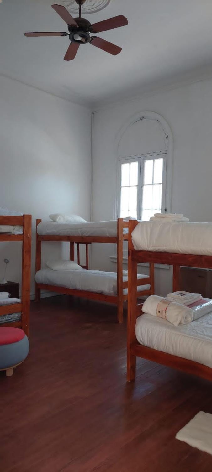 Hostel La Cumbre Tandil Bed and Breakfast in Tandil