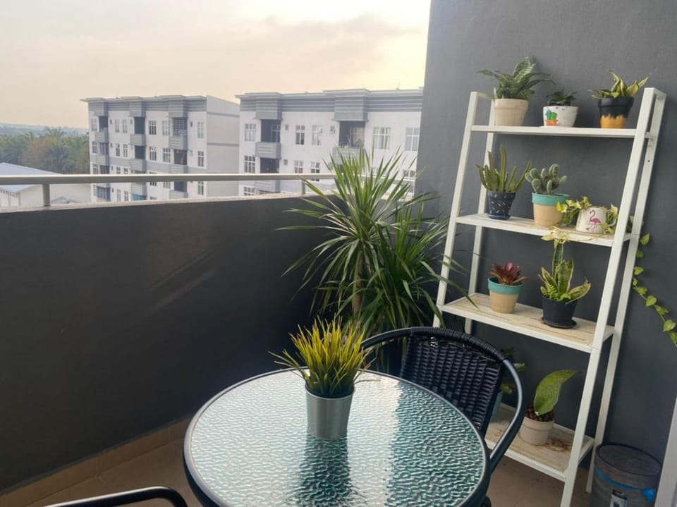 Garden, View (from property/room), Balcony/Terrace