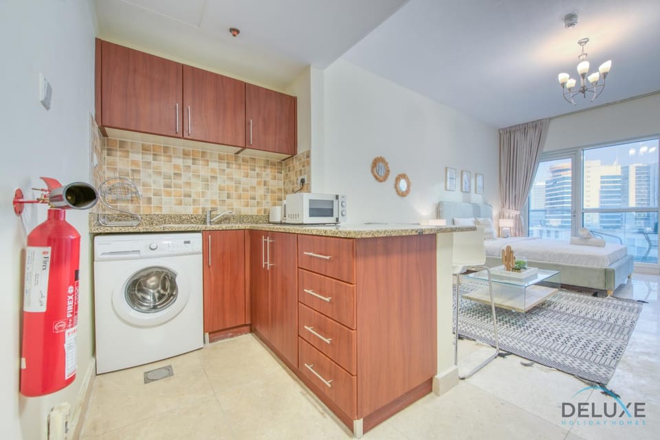 Kitchen or kitchenette, Communal kitchen