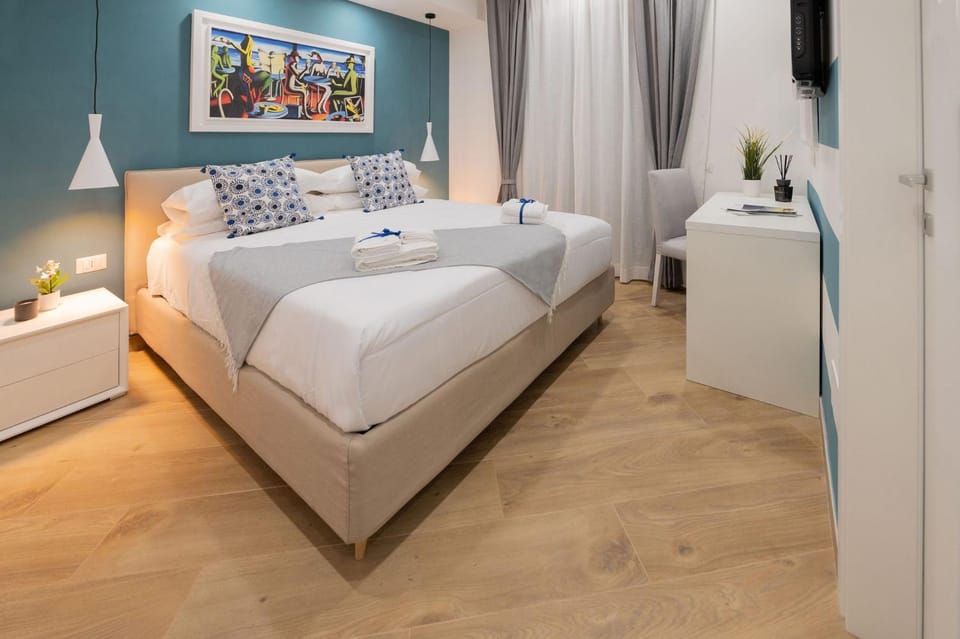 Bed, TV and multimedia, Photo of the whole room
