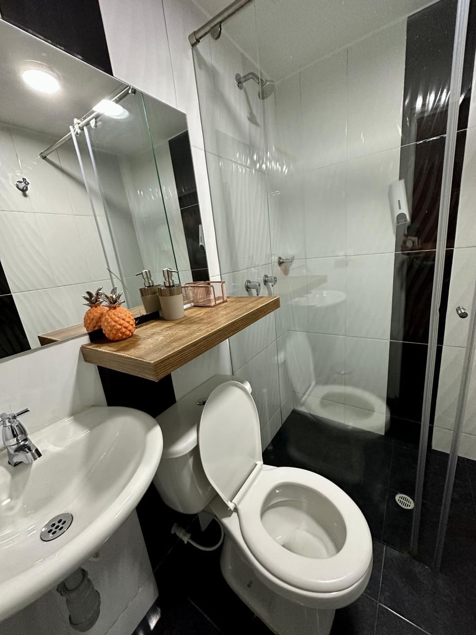 Habitacion cerca al aeropuerto el dorado Vacation rental in Bogota