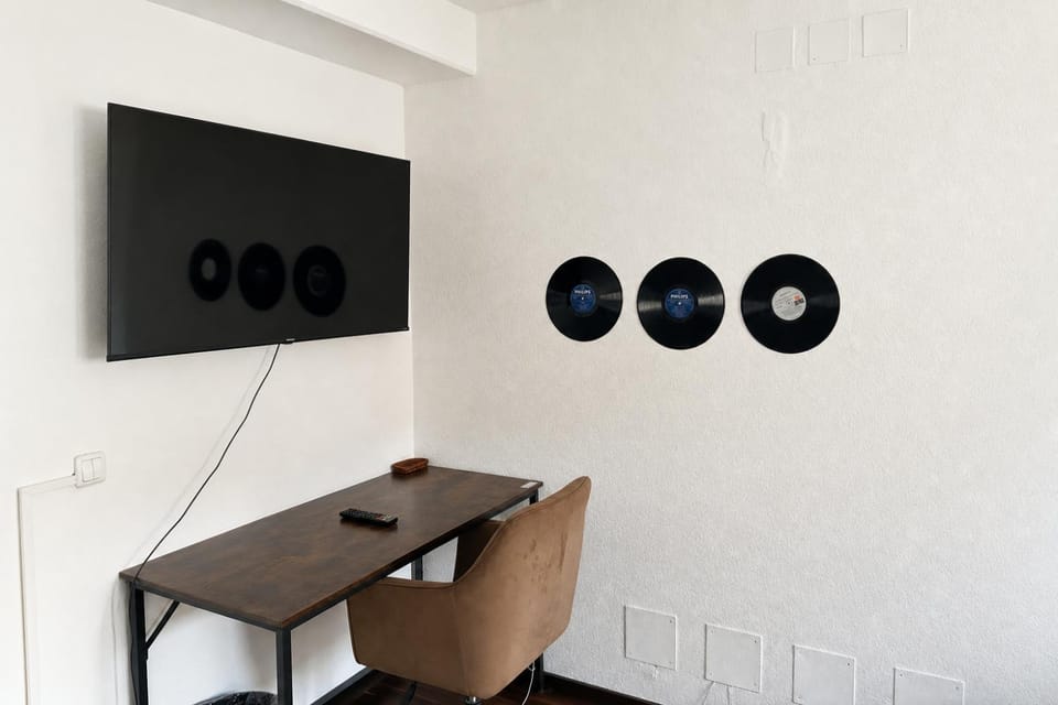 TV and multimedia, Photo of the whole room