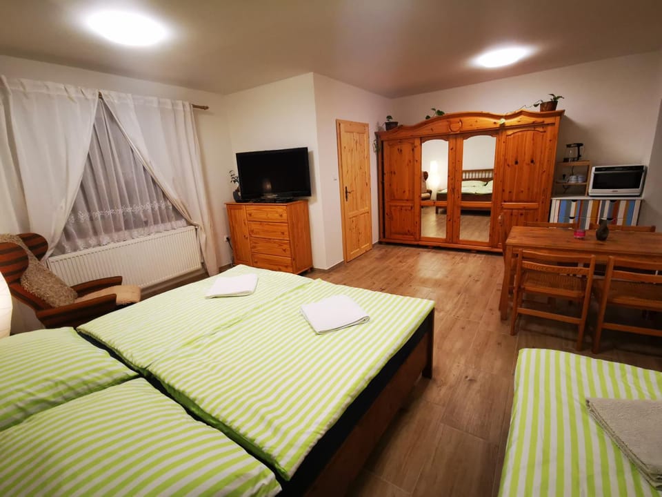 Communal lounge/ TV room, Photo of the whole room