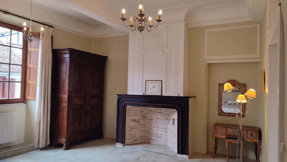 Bedroom, flat iron, heating
