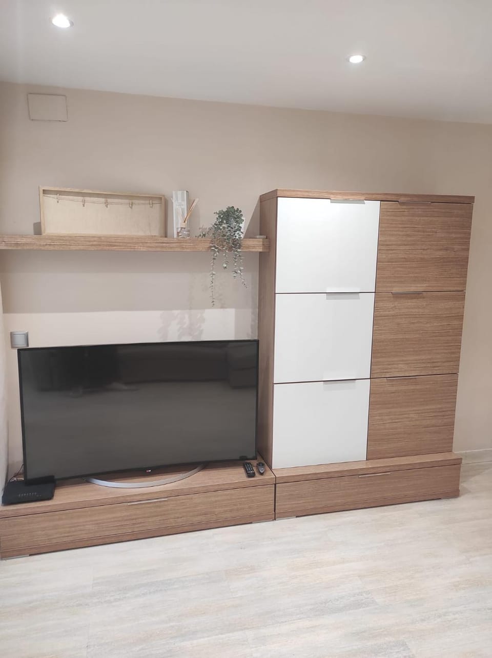 TV and multimedia, Dining area