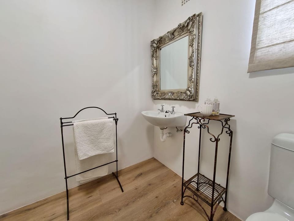 Bathroom, towels