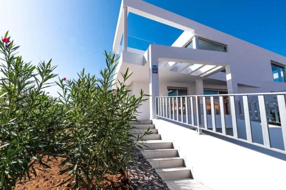 Idaira Suites adosado con piscina a estrenar-WiFi House in Palm-Mar
