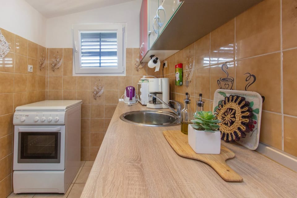 Apartmani Alaga B Apartment in Šibenik-Knin County, Croatia