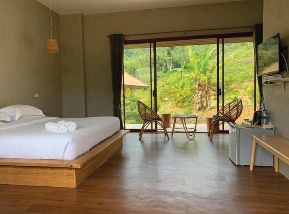Bed, Natural landscape, View (from property/room), Balcony/Terrace, Photo of the whole room, Bedroom, towels