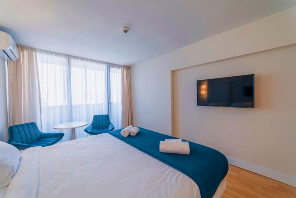 Communal lounge/ TV room, Bed, TV and multimedia, Photo of the whole room, Evening entertainment, Bedroom, towels
