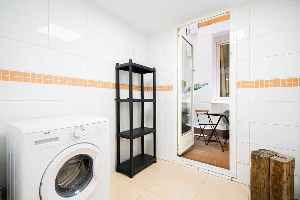 Kitchen or kitchenette, washing machine