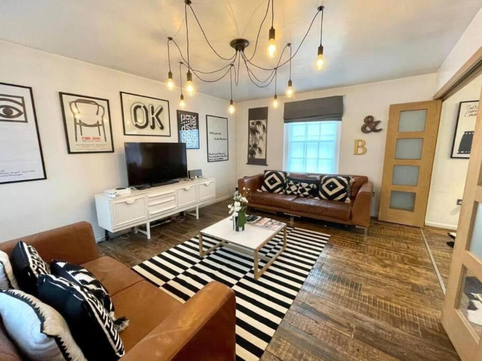 TV and multimedia, Living room, Seating area
