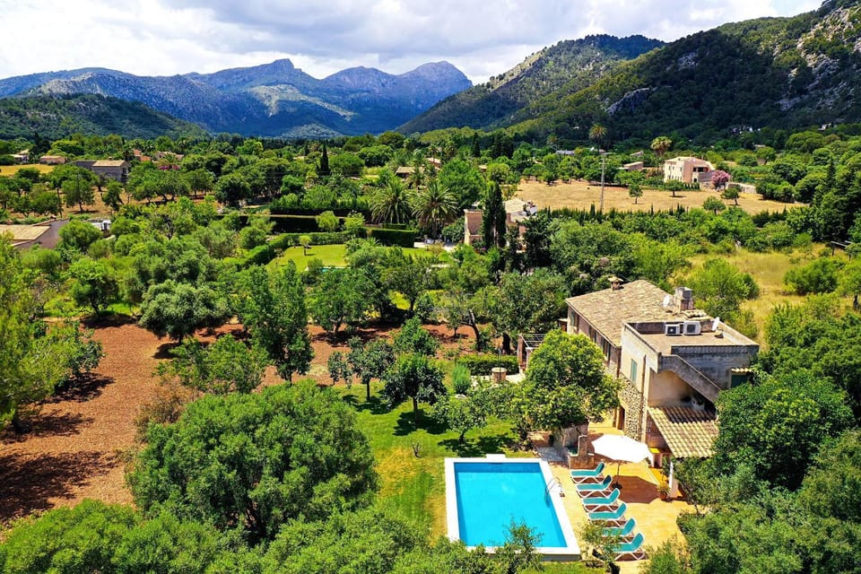 Bird's eye view, Pool view