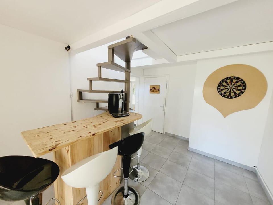 Lounge or bar