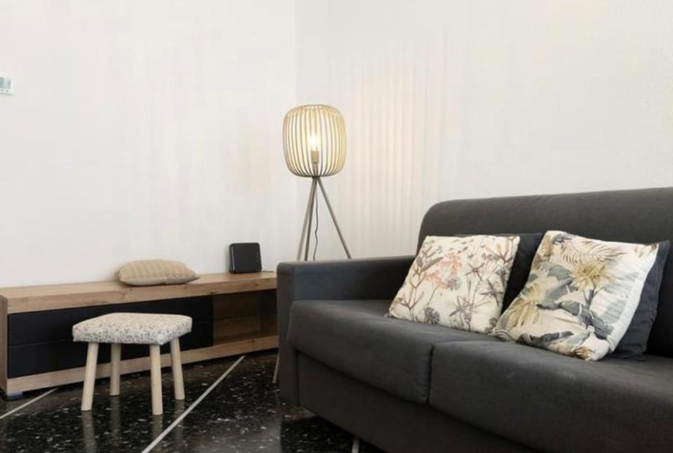 Cà Adri , appartamento in posizione strategica per godere delle spiaggia e dei sentieri Outdoor ! Apartment in Finale Ligure