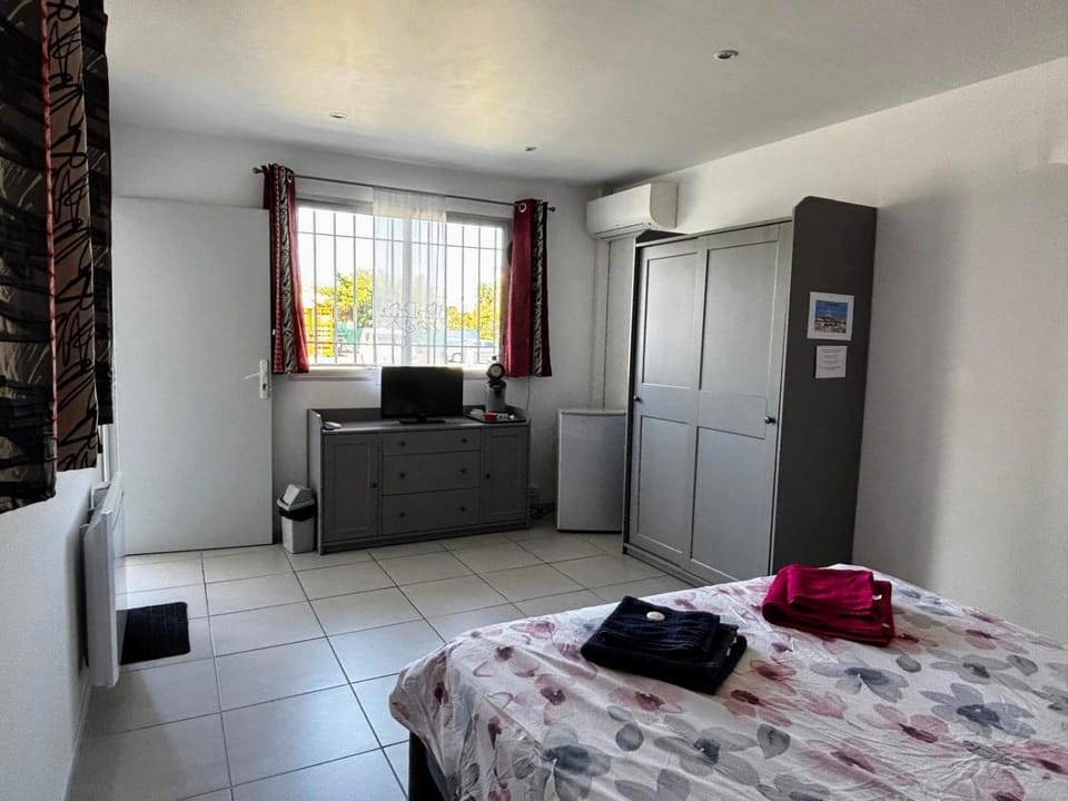 Bed, Photo of the whole room, Bedroom, towels, wardrobe