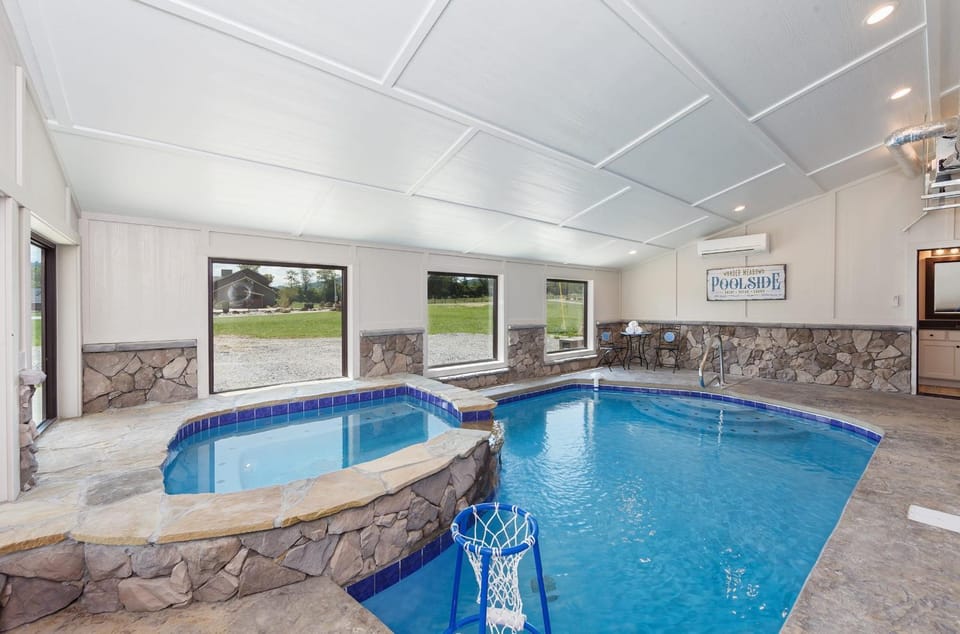 Bowling Waterfront Luxury MtnViews Pool Sleeps12 House in Sevier County