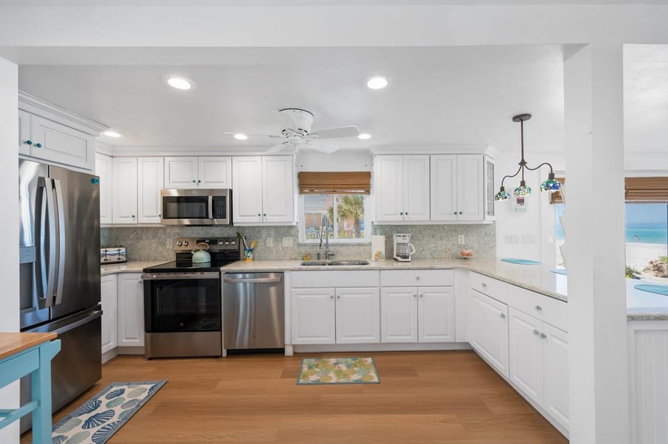 3106 AVE F - THE RETREAT home House in Ilexhurst