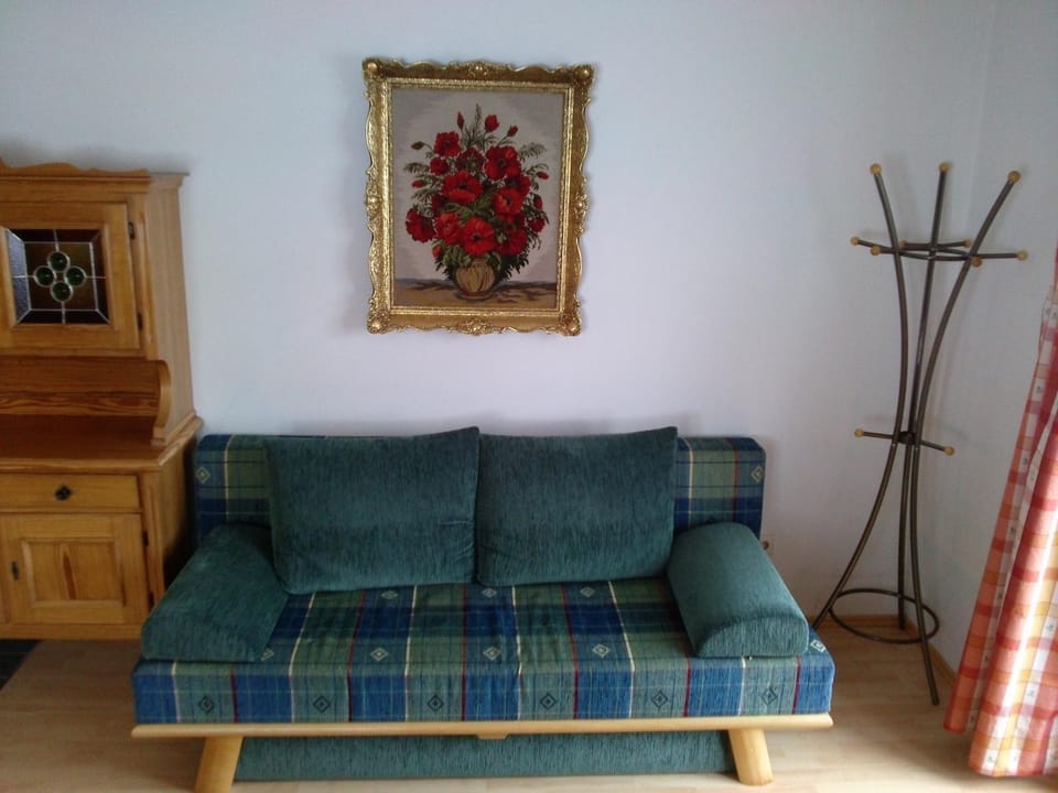 Communal lounge/ TV room, Balcony/Terrace, Living room