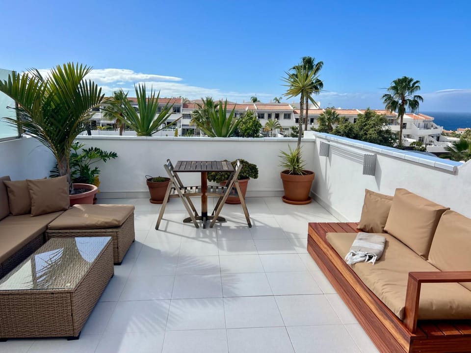 Studio apartment with large terrace and ocean view Apartment in Costa Adeje