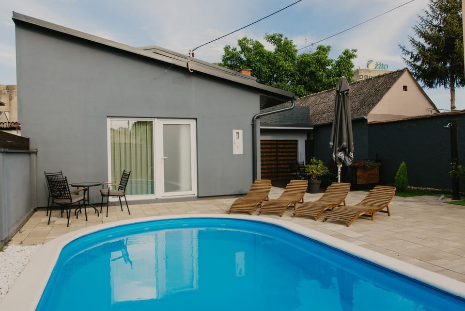 Property building, Swimming pool