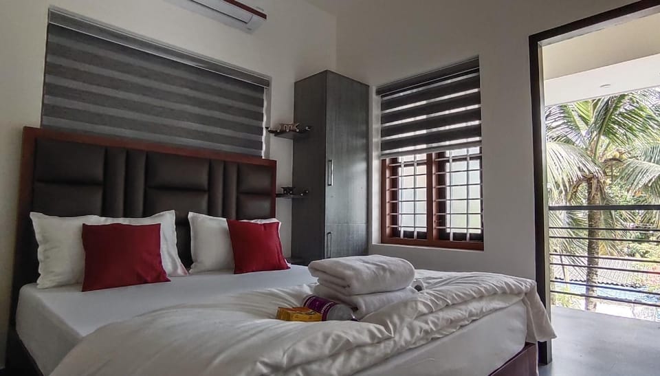 Bed, Photo of the whole room, Bedroom, towels, air conditioner