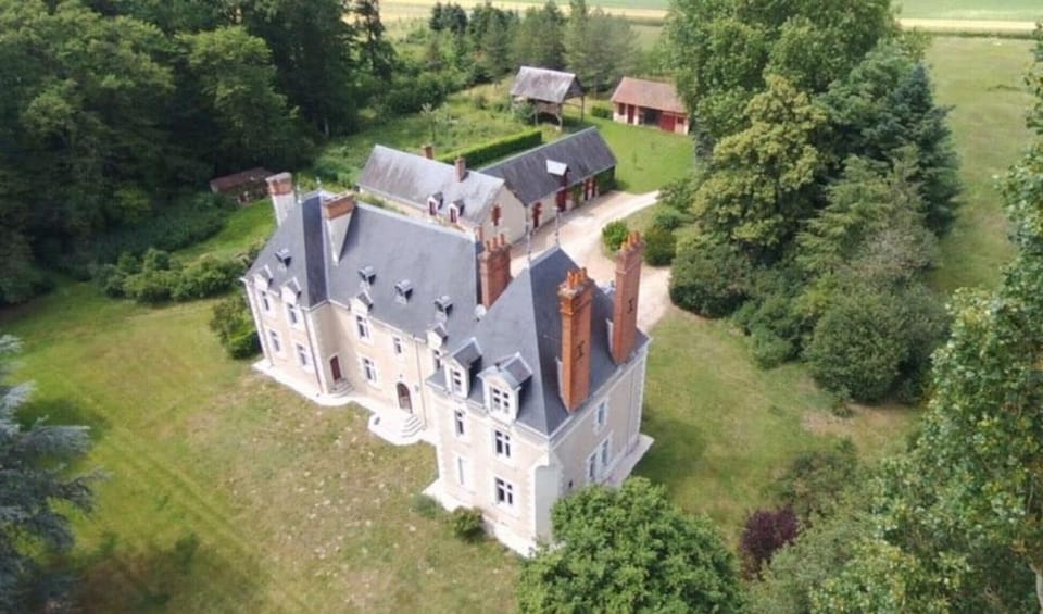La Moyendrie House in Centre-Val de Loire