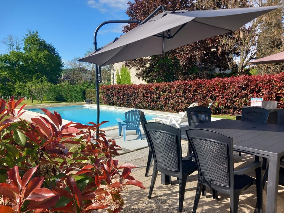 Spring, Day, Garden, Swimming pool