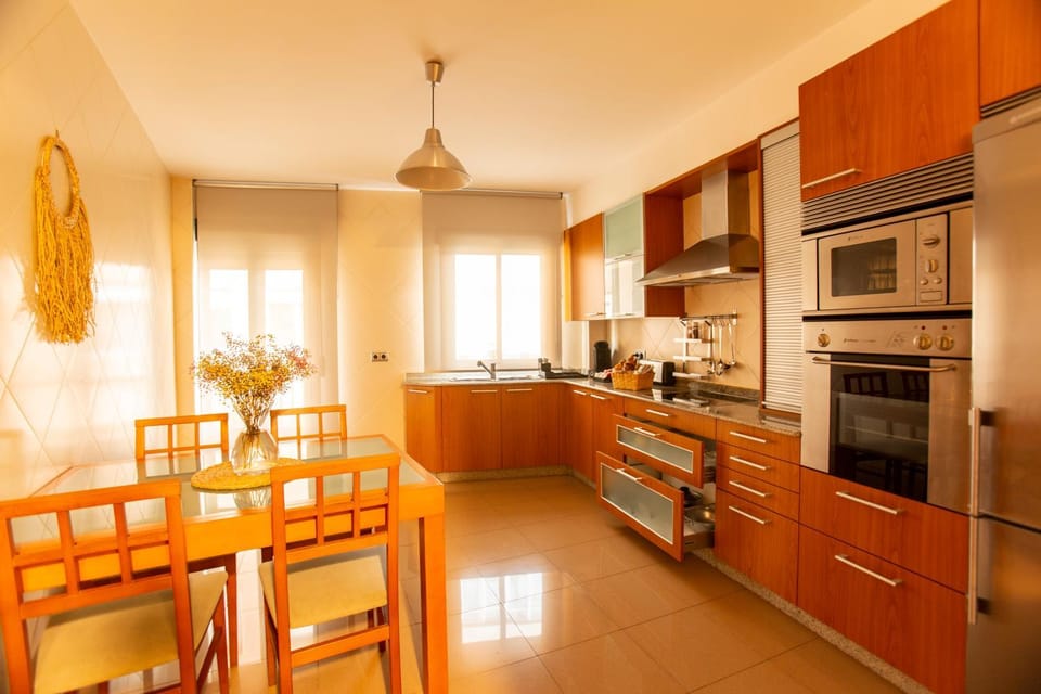 Kitchen or kitchenette, Dining area, oven, pet friendly, stove, toaster, kitchen