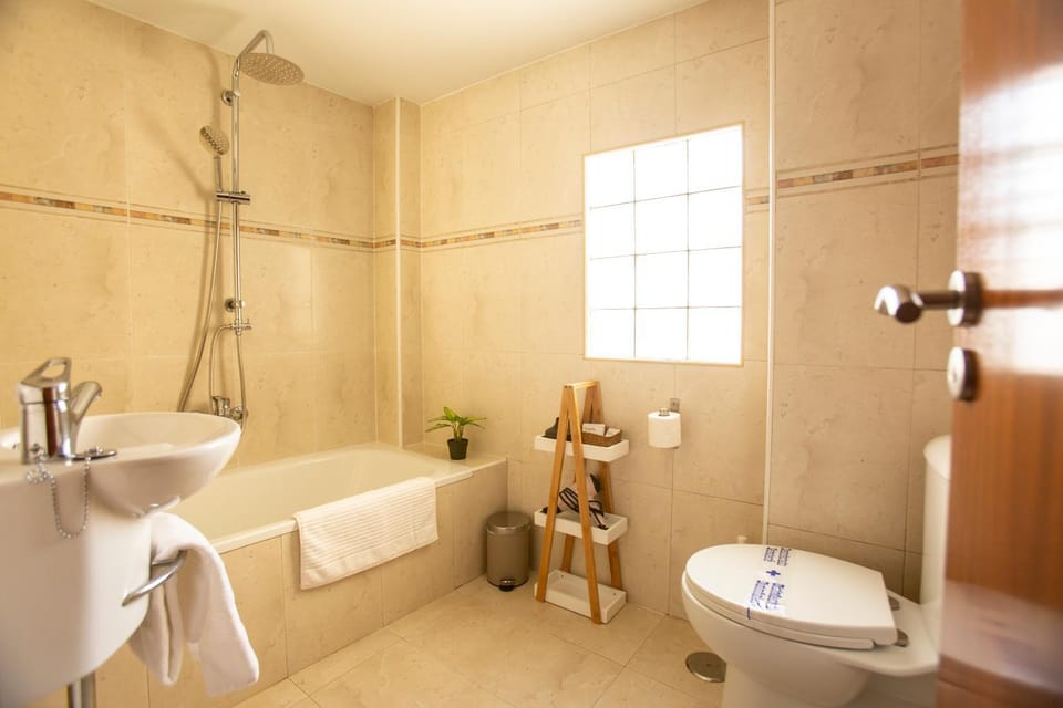 Shower, Bathroom, Bath, towels