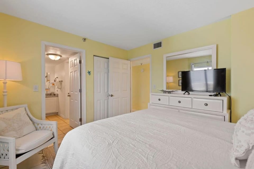 The Ocean Front Starfish Suite by Brightwild Apartment in Daytona Beach Shores