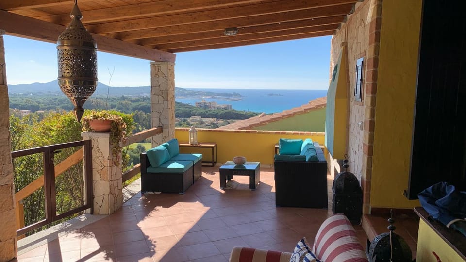 Villa Bellavista By La Via Del Mare Viaggi e Vacanze House in Sardinia