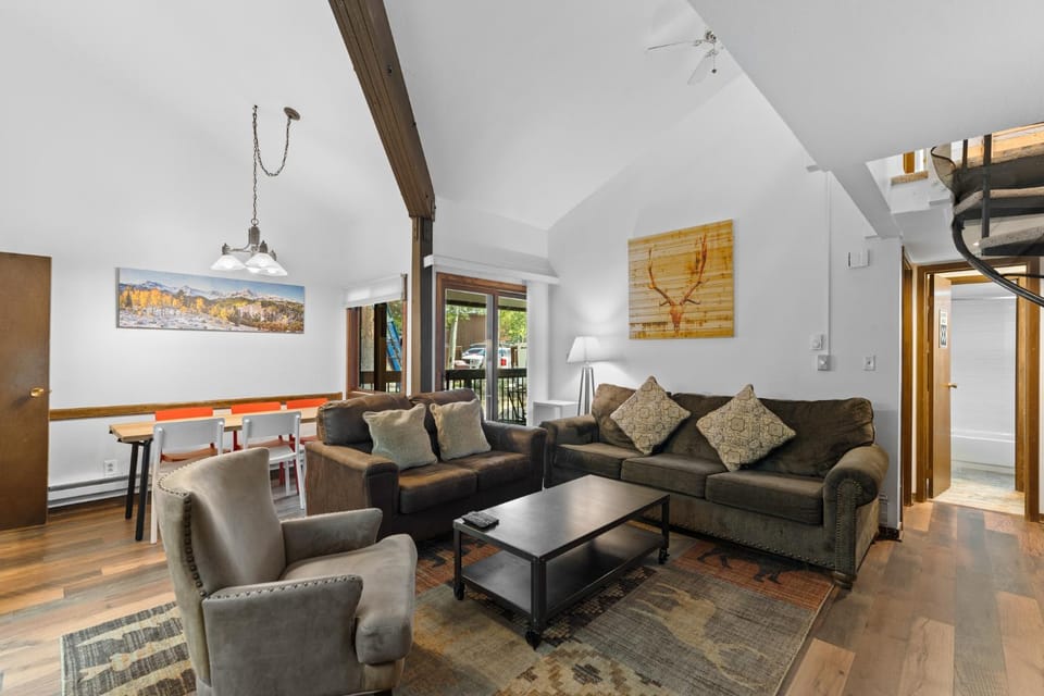 Wild Irishman #1093 Apartment in Keystone