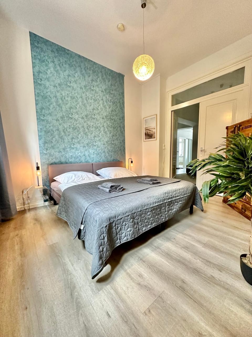 Bed, Photo of the whole room, Bedroom