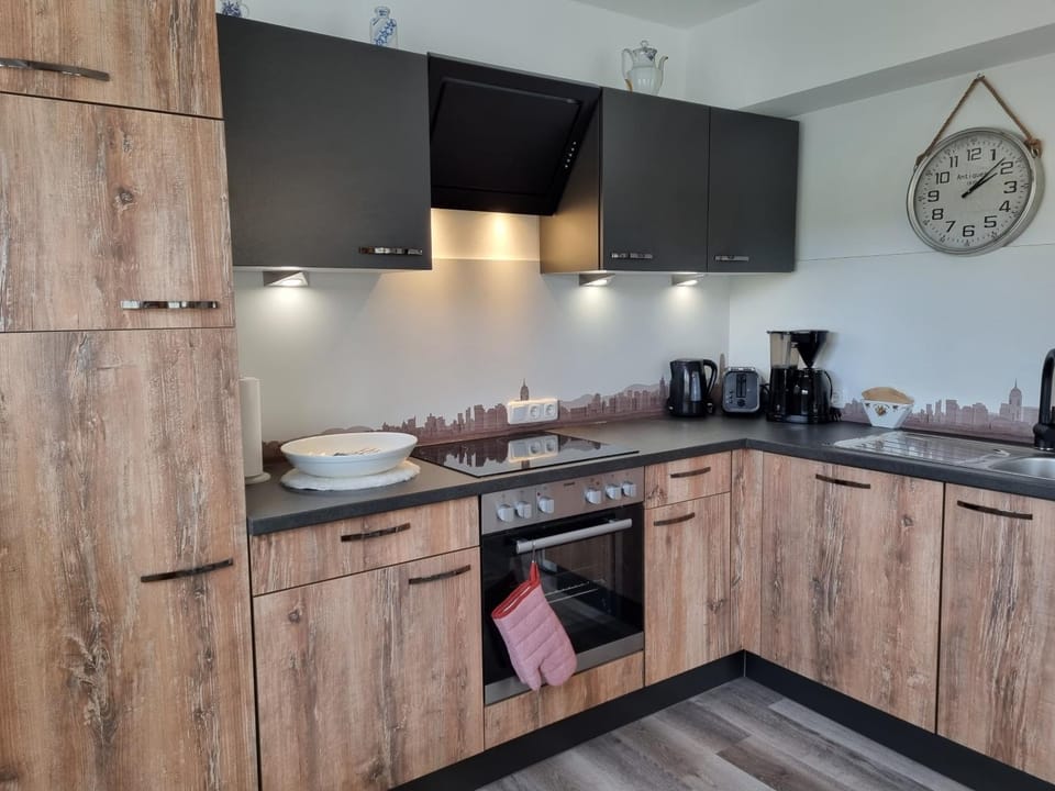 Kitchen or kitchenette, dishwasher, minibar, pet friendly, toaster