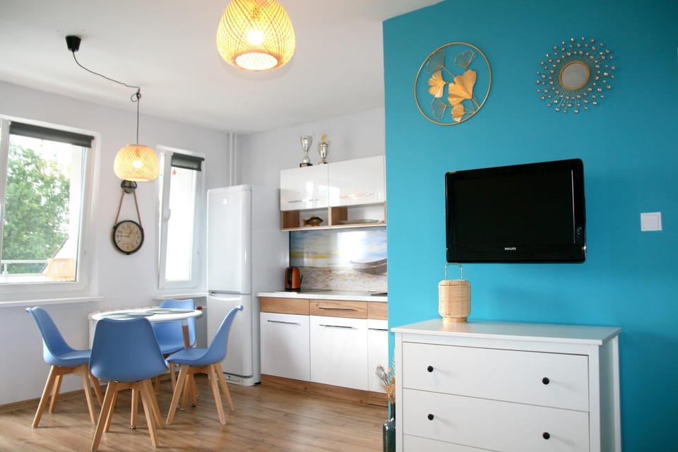 Communal lounge/ TV room, TV and multimedia, Kitchen or kitchenette, Dining area, Evening entertainment, heating, internet, internet