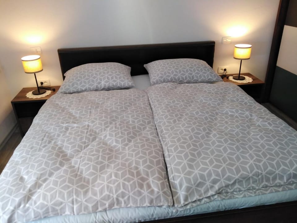 Bed, Bedroom