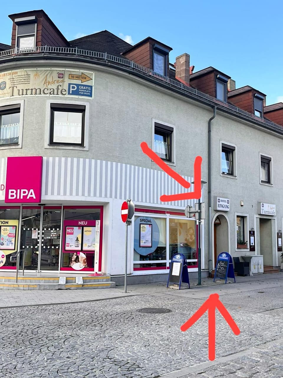 Property building, Facade/entrance, Street view, Location