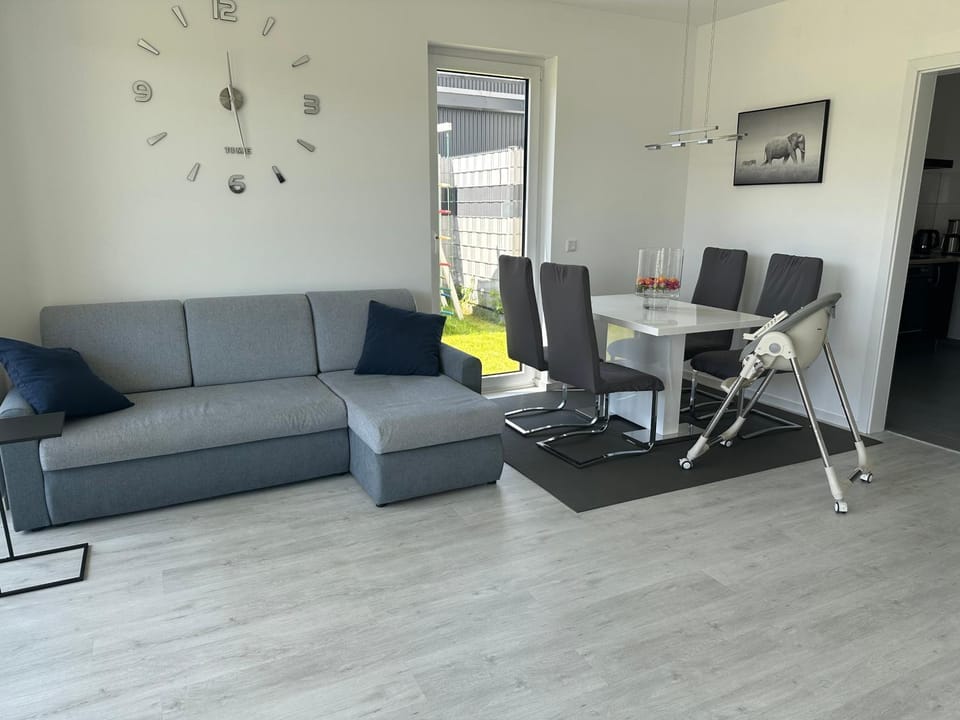 Neue Doppelhaushälfte mit Terrasse, Balkon und Garten Apartment in Wuppertal