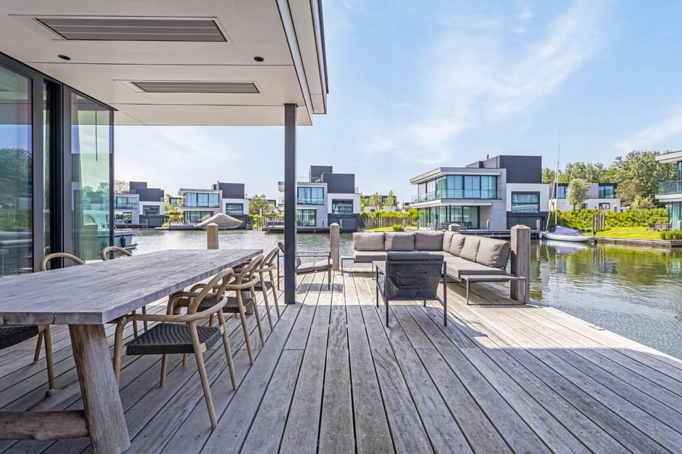 Patio, Day, View (from property/room), Balcony/Terrace, River view