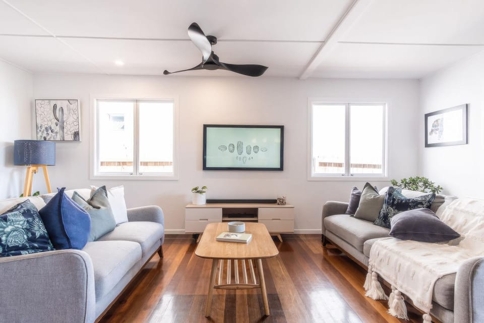 TV and multimedia, Living room, Photo of the whole room, Seating area