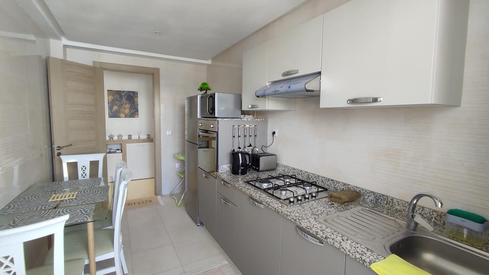 Kitchen or kitchenette, Dining area, minibar, pet friendly, toaster