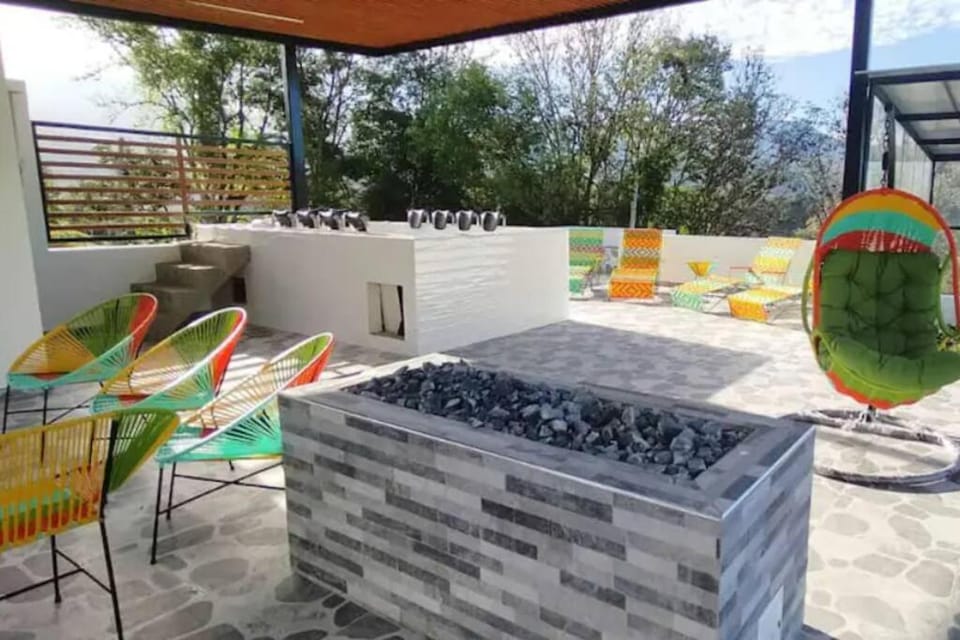 Nueva, Moderna casa en Silvania con Jacuzzi House in Cundinamarca, Colombia