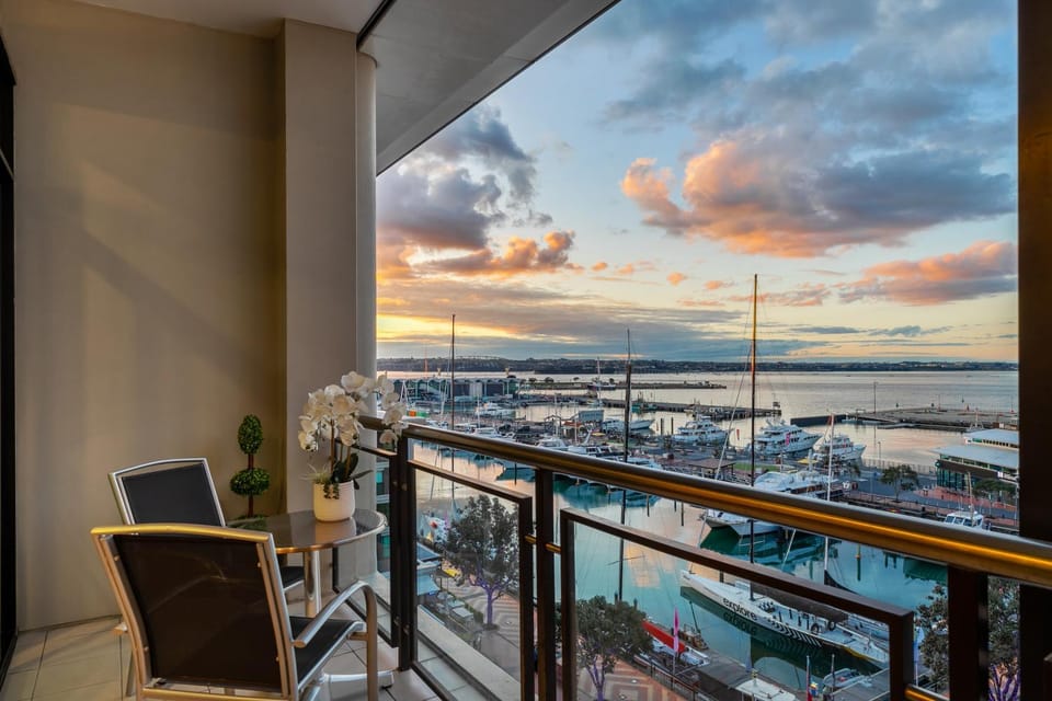 View (from property/room), Balcony/Terrace, City view, Sea view, Sunset