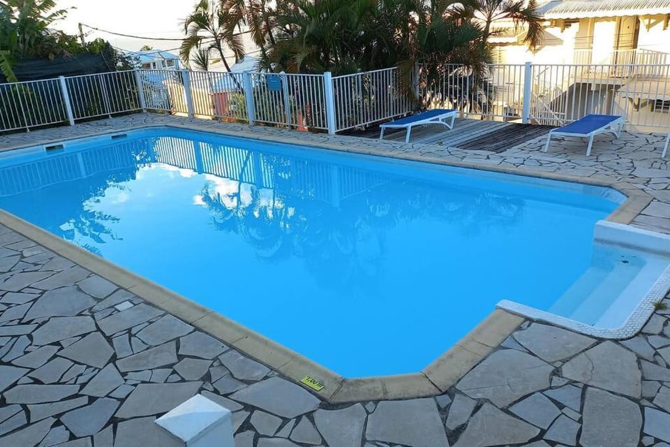 Appartement avec piscine proche de la mer Apartment in Les Trois-Îlets